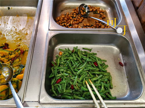 荻港漁村的早餐全是特色小吃,品種太多了,每樣吃半個(gè)還沒吃全